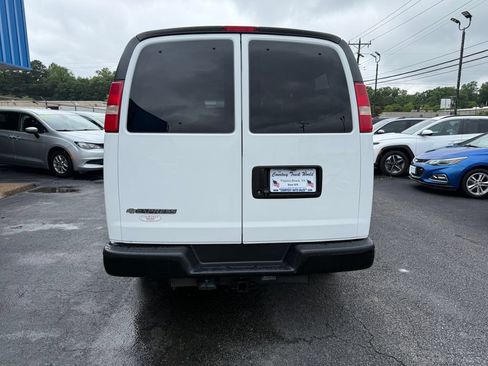 Used 2018 Chevrolet Express 2500 LS w/ Driver Convenience Package RWD image 8