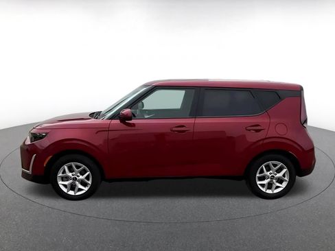 Used 2025 Kia Soul LX w/ LX Technology Package FWD image 9