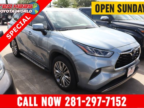 Used 2021 Toyota Highlander Platinum image 1