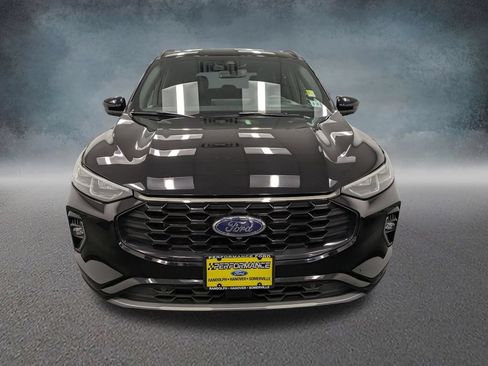 Used 2023 Ford Escape ST-Line Elite w/ Premium Technology Package AWD/4WD image 2