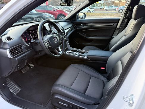 Used 2022 Honda Accord Sport image 9