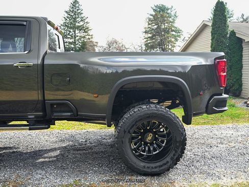 Used 2023 Chevrolet Silverado 3500 High Country image 5