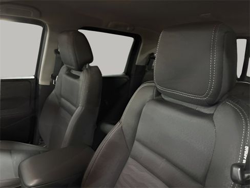 Used 2022 Nissan Frontier SV w/ Technology Package image 8