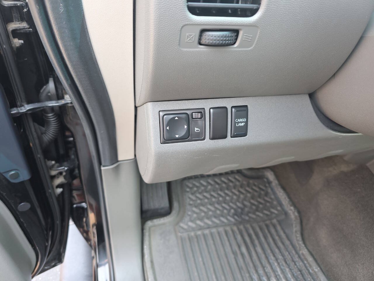 Used 2006 Nissan Frontier LE w/ (X01) Leather Pkg AWD/4WD image 17