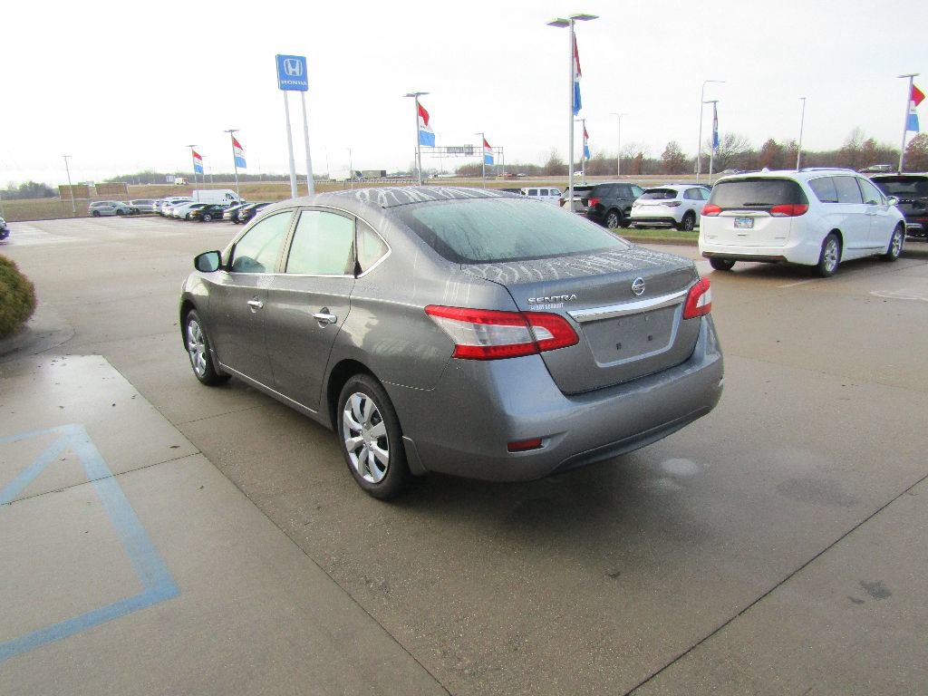 Used 2015 Nissan Sentra S FWD image 4