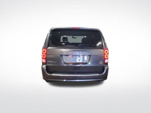 Used 2016 Dodge Grand Caravan R/T image 4