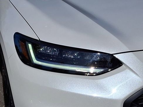 Certified 2025 Honda HR-V Sport image 9