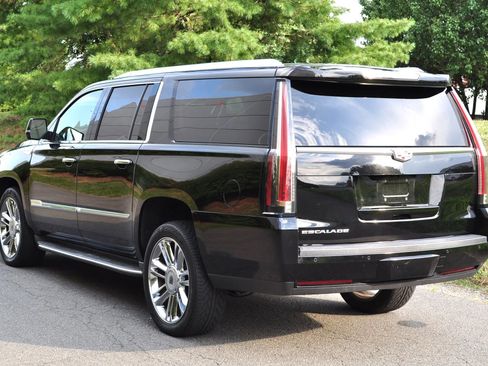 Used 2015 Cadillac Escalade ESV Luxury image 4