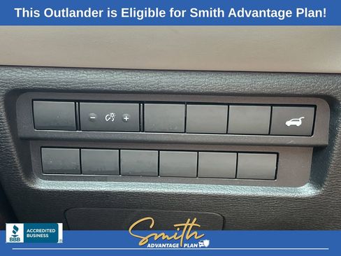 Used 2025 Mitsubishi Outlander SE FWD image 14