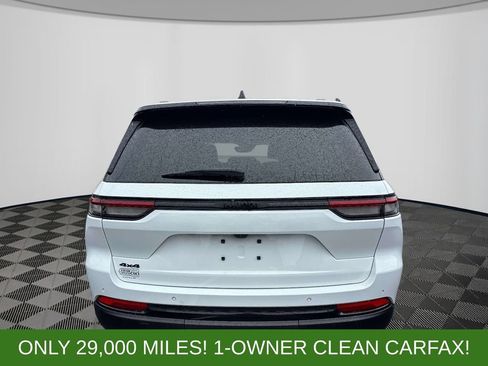 Used 2023 Jeep Grand Cherokee Altitude AWD/4WD image 2