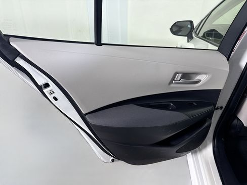 Used 2021 Toyota Corolla LE image 26