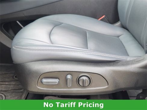 Used 2022 Buick Enclave Essence w/ Sport Touring Edition image 22