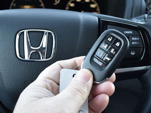 Used 2025 Honda Odyssey EX-L image 12