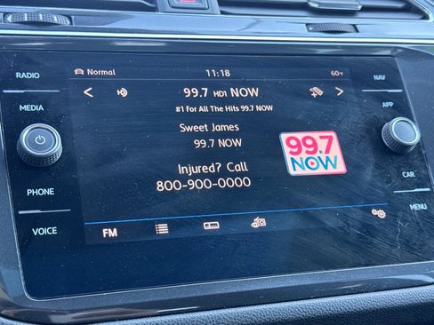 Used 2018 Volkswagen Tiguan SEL Premium w/ 3rd Row Seat Package image 19