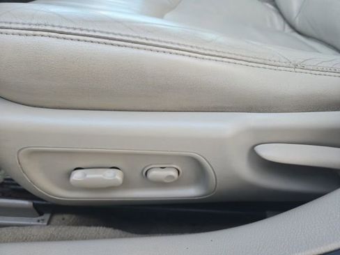 Used 2007 Buick LaCrosse CXL w/ Driver Confidence Package image 9