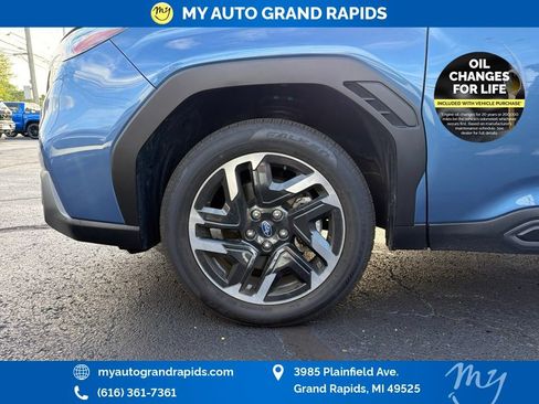 Used 2025 Subaru Forester Limited AWD/4WD image 9