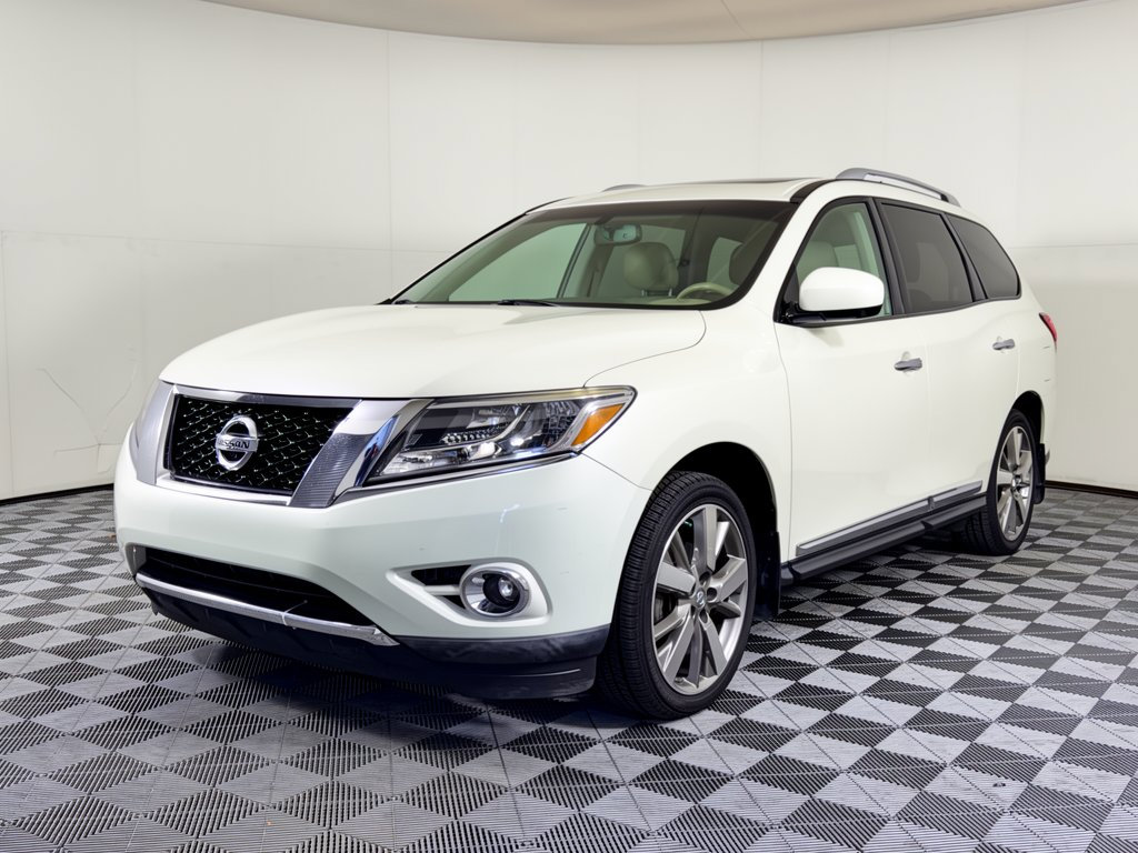 Used 2015 Nissan Pathfinder Platinum FWD image 1