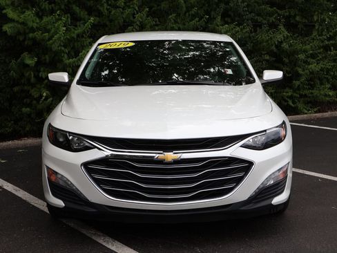 Certified 2019 Chevrolet Malibu LT w/ Driver Confidence Package II FWD image 2