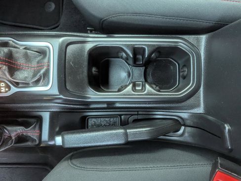 Used 2019 Jeep Wrangler Unlimited Rubicon AWD/4WD image 25