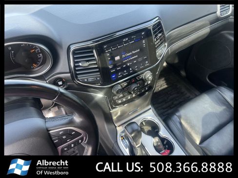 Used 2022 Jeep Grand Cherokee Limited w/ Trailer Tow Group IV image 28