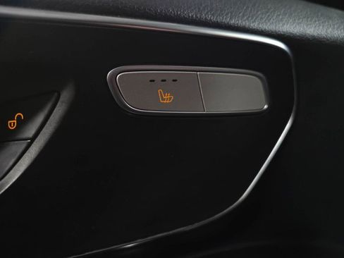 Used 2019 Mercedes-Benz Metris Passenger image 31