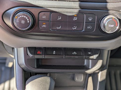 Used 2022 Chevrolet Colorado W/T w/ Custom Special Edition image 18