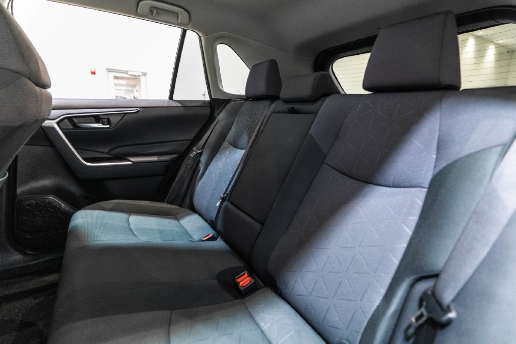 Certified 2025 Toyota RAV4 XLE AWD/4WD image 30
