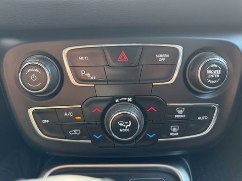 Used 2018 Jeep Compass Latitude w/ Popular Equipment Group AWD/4WD image 21