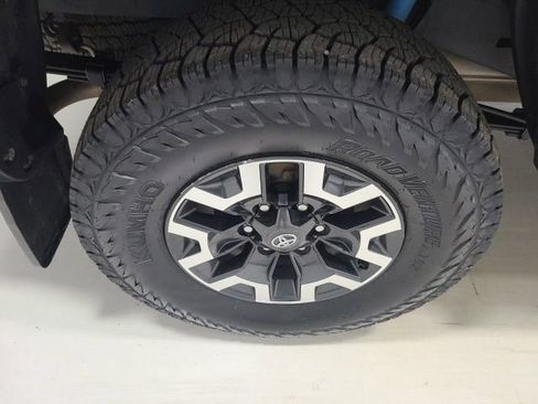 Used 2023 Toyota Tacoma TRD Off-Road AWD/4WD image 36
