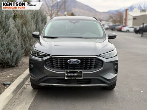 Used 2025 Ford Escape Platinum image 2