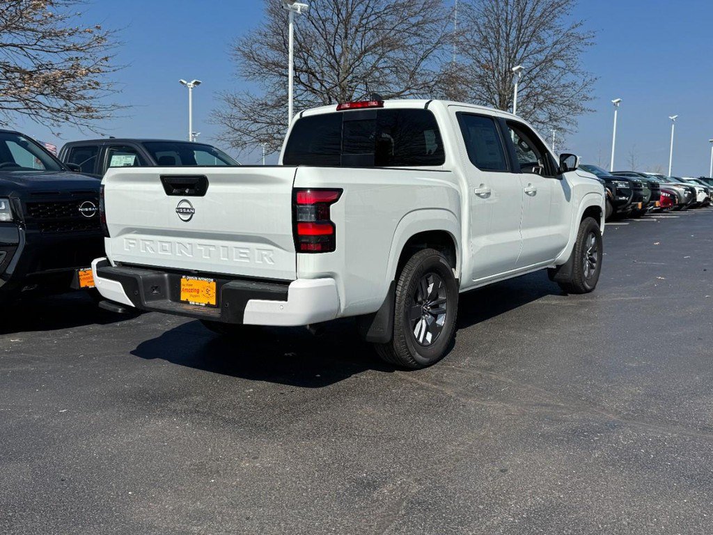 Certified 2025 Nissan Frontier SV RWD image 3