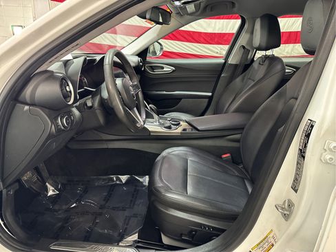 Used 2019 Alfa Romeo Giulia Ti RWD image 9