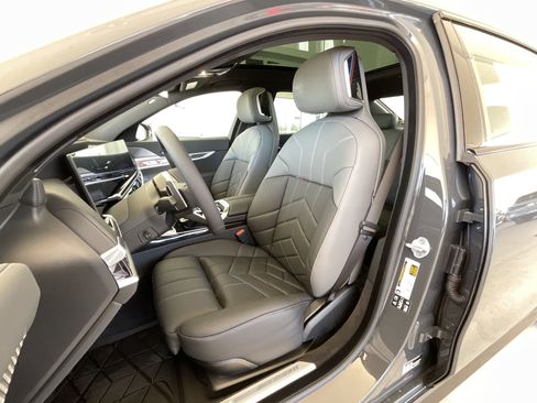 New 2026 BMW 760i xDrive w/ Executive Package image 11