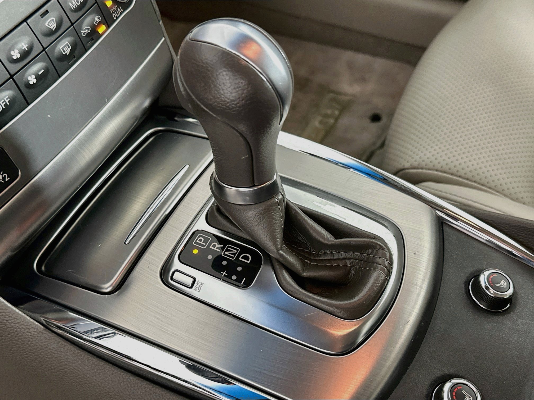 Used 2011 INFINITI G37 Journey w/ Sport Pkg - RWD image 24