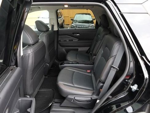 Certified 2025 Nissan Pathfinder SL w/ SL Premium Package AWD/4WD image 25