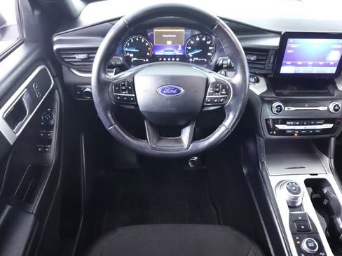 Used 2020 Ford Explorer XLT w/ Comfort Package AWD/4WD image 34