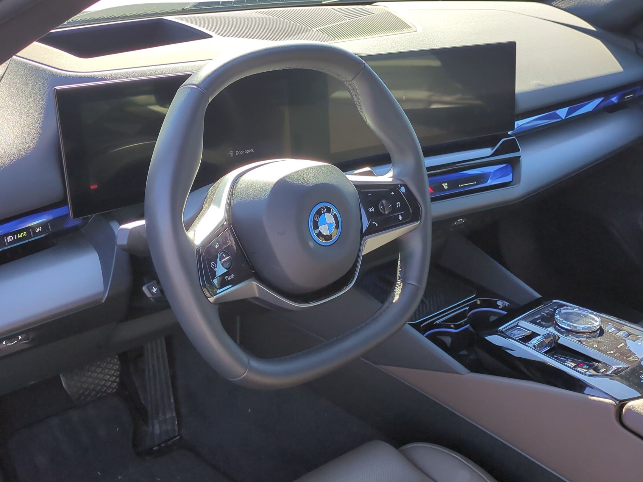 Used 2024 BMW i5 eDrive40i w/ Executive Package RWD image 18