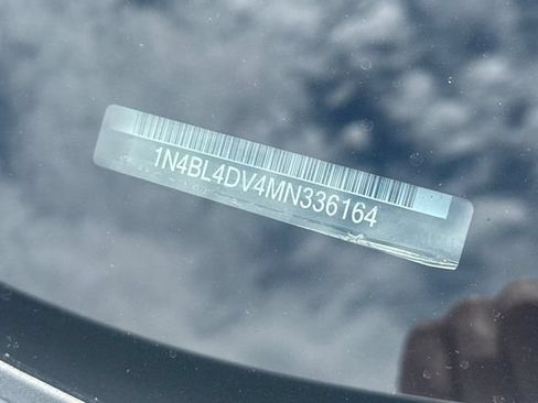 Used 2021 Nissan Altima 2.5 SV w/ SV Premium Package FWD image 3