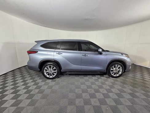 Used 2022 Toyota Highlander Limited image 5
