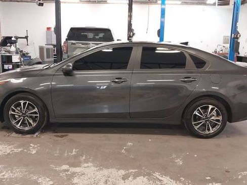 Used 2024 Kia Forte LXS FWD image 42
