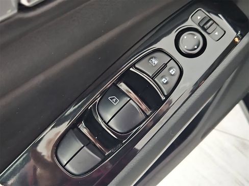 Used 2023 Nissan Altima 2.5 SV image 17