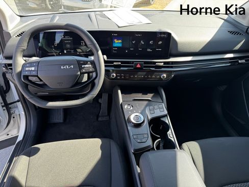 New 2026 Kia Sportage LX image 13