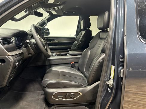 Certified 2024 Jeep Wagoneer Series II w/ Flexible Seating Group AWD/4WD image 28