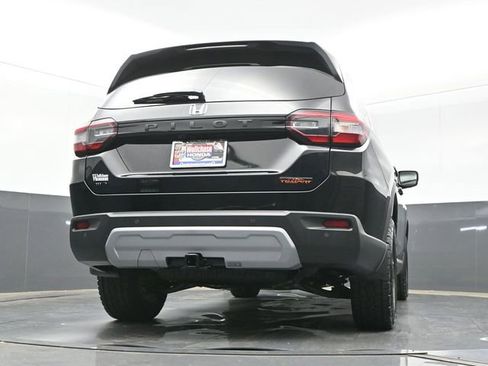 Certified 2025 Honda Pilot TrailSport image 24