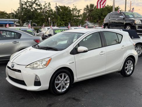 Used 2012 Toyota Prius C Three image 3