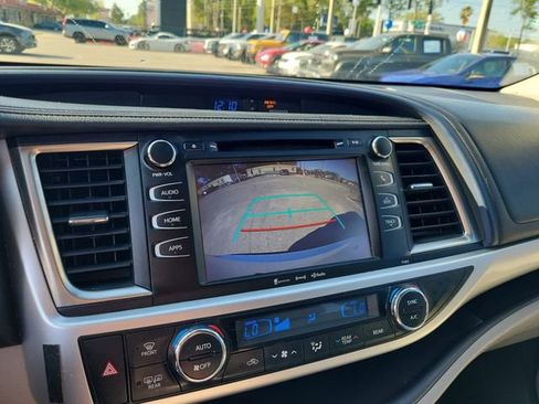 Used 2019 Toyota Highlander Plus image 23