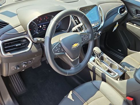 Used 2024 Chevrolet Equinox Premier FWD image 16