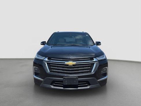 Used 2023 Chevrolet Traverse LT FWD image 2