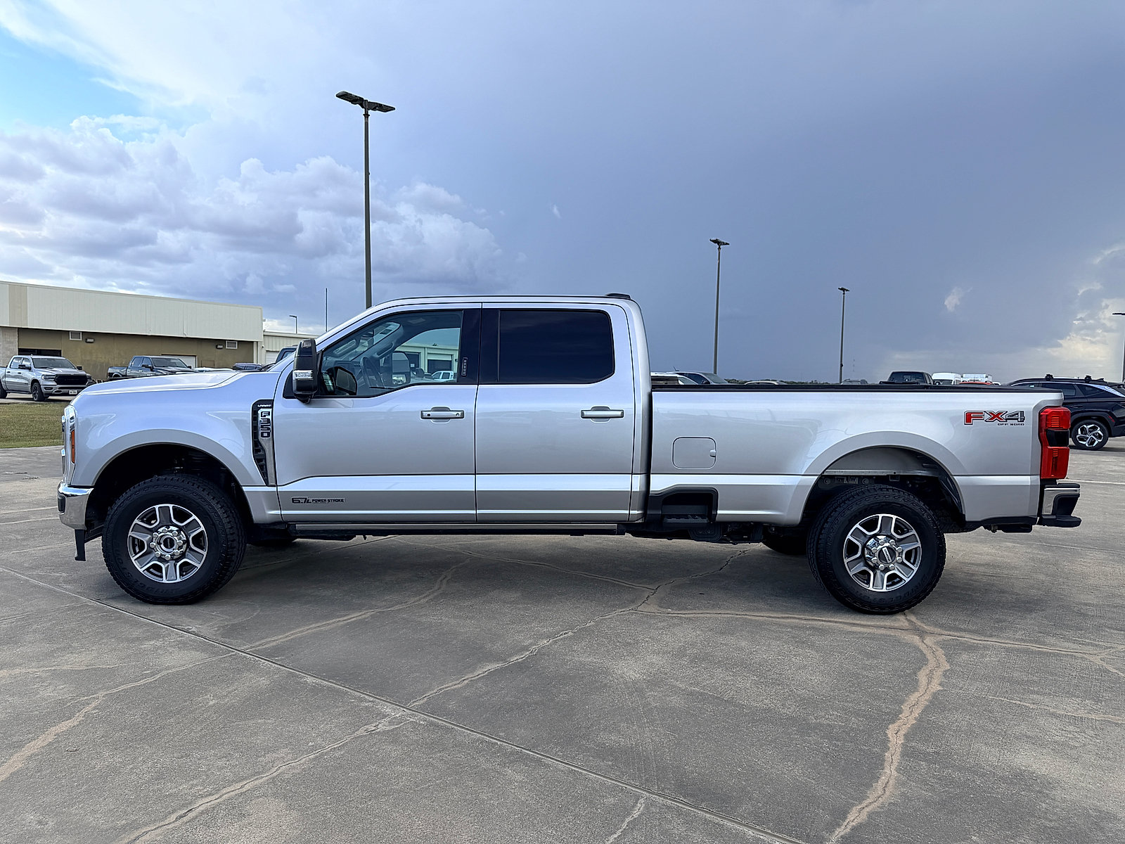 Used 2024 Ford F350 Lariat w/ FX4 Off-Road Package AWD/4WD image 4