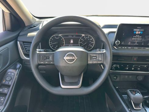 Used 2025 Nissan Rogue S AWD/4WD image 12
